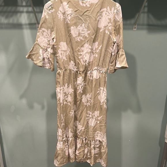 Floral Ruffle Sleeve Wrap Dress - Tan and White - Picture 6 of 6